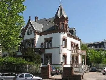 Hotel Am Berg Fráncfort del Meno Pensión